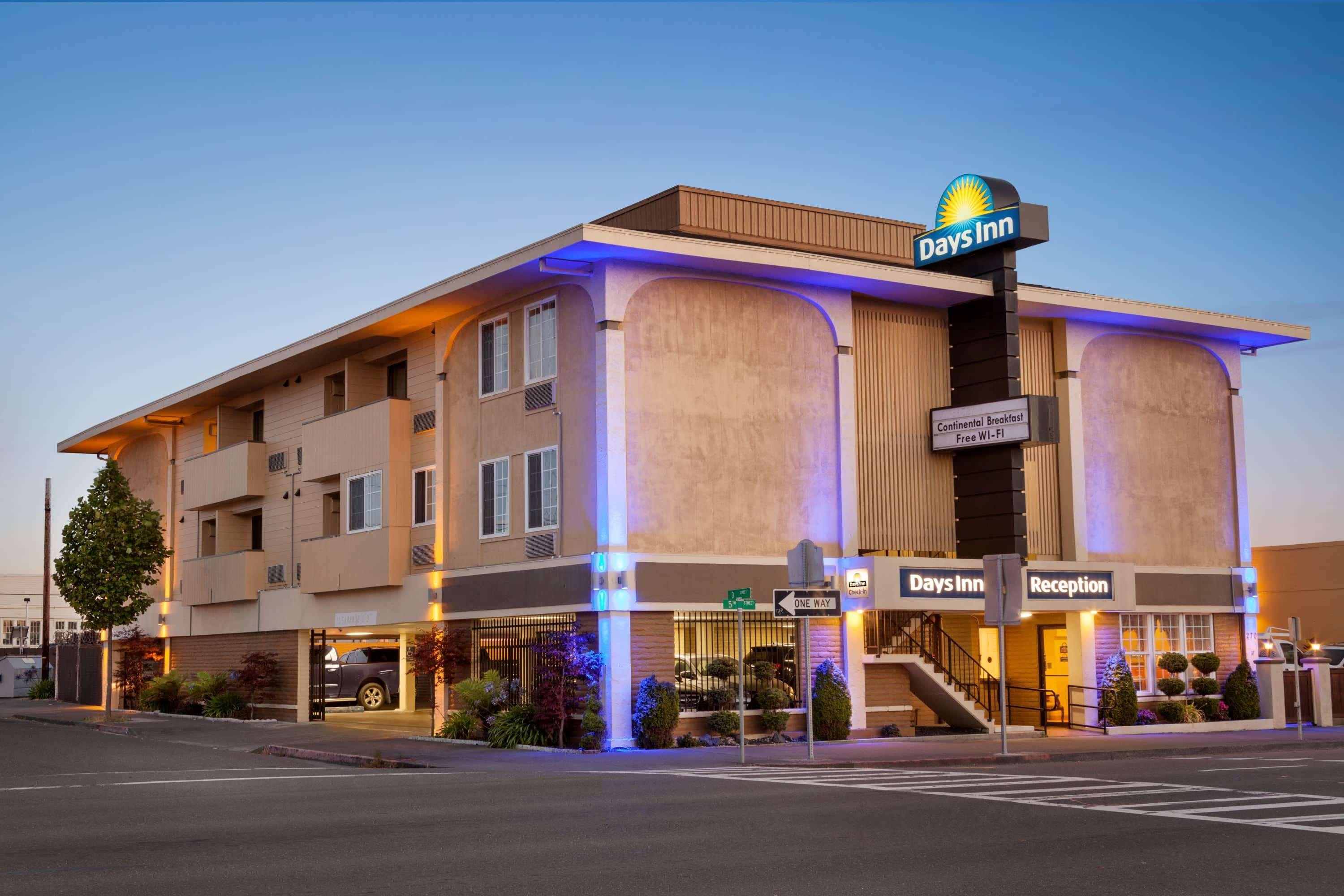 Days Inn By Wyndham Eureka Ca Exteriér fotografie